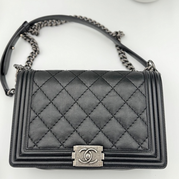 Chanel Large Boy Bag – Black Quilted Caviar Leather with Ruthenium Hardware - Picture 3 of 13